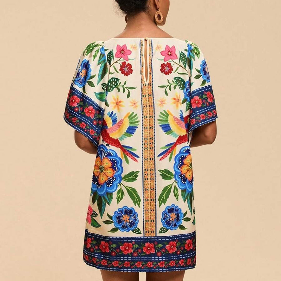 Kurzes Bedrucktes Kleid mit Rundhalsausschnitt | Mini