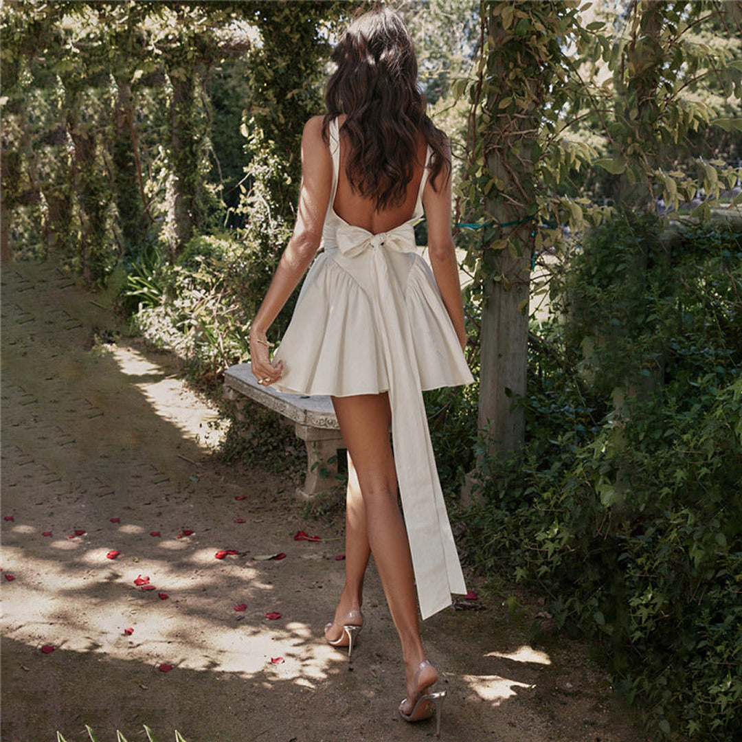 Sommerliches Neckholder-Kleid mit Schleife | Ärmellos