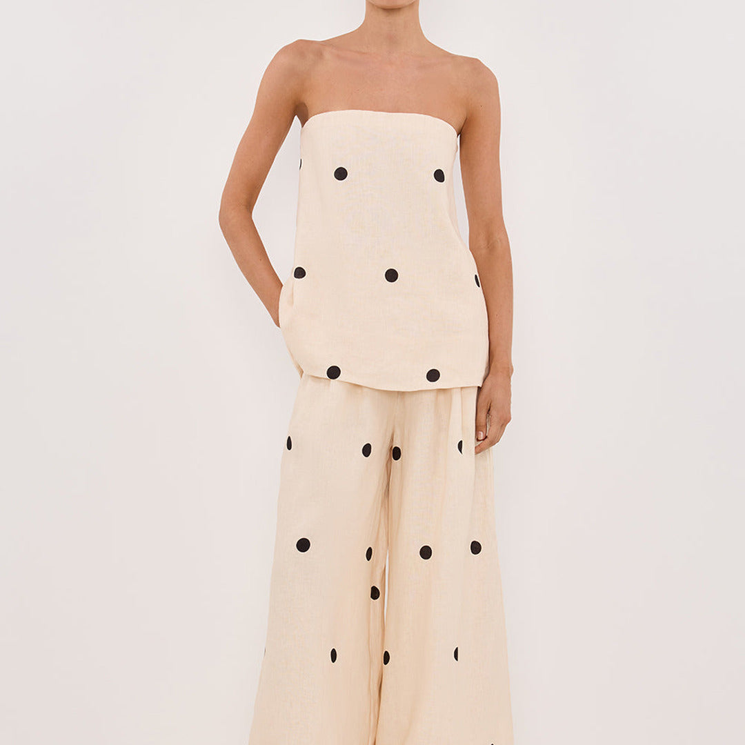 Bequemes Set aus Trägerlosem Top und Weiter Hose | Sommer
