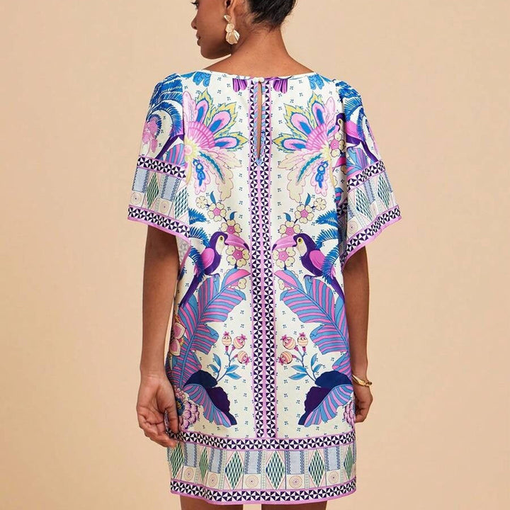 Kurzes Bedrucktes Kleid mit Rundhalsausschnitt | Mini