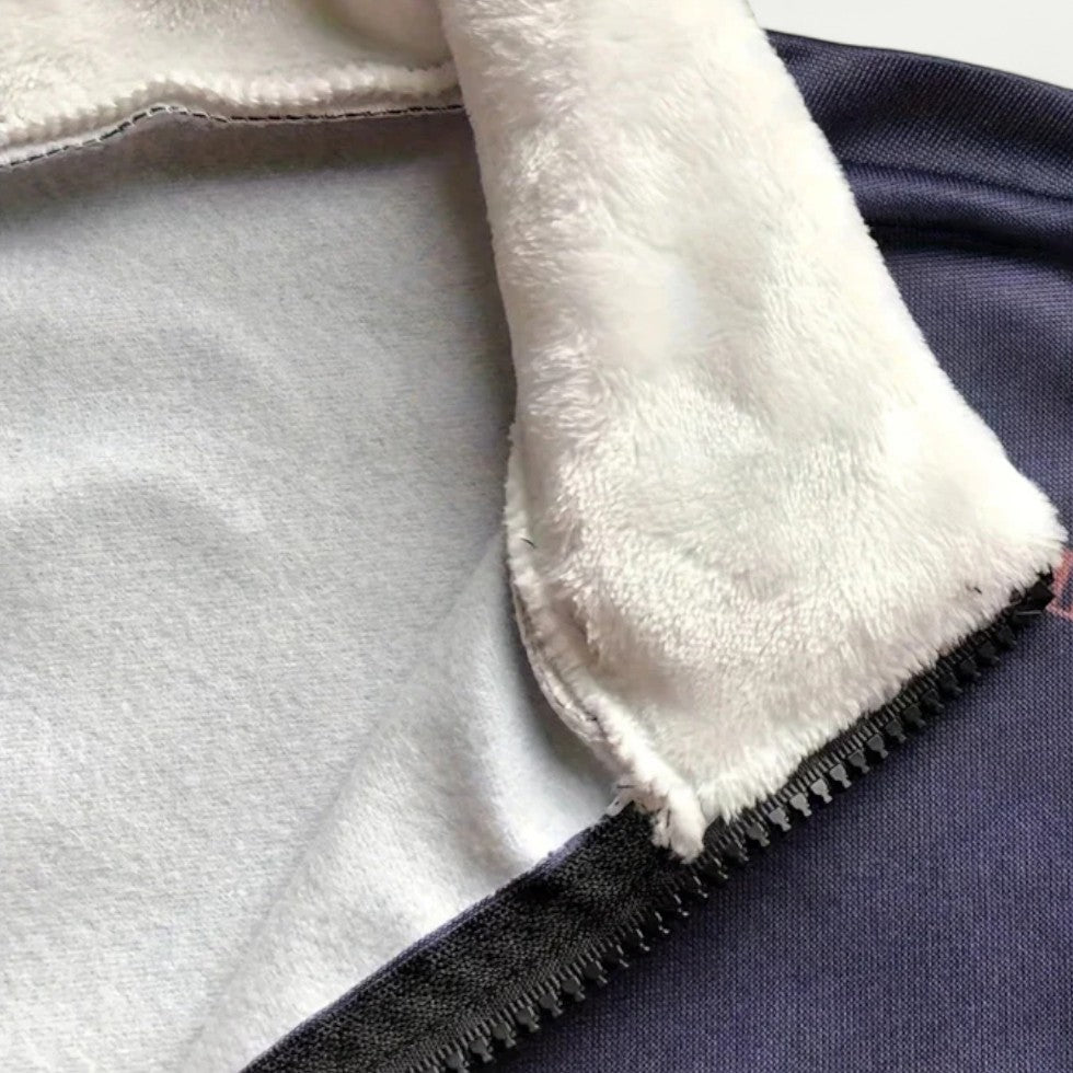 Warmer Herrenpullover mit halbem Reißverschluss und Musterdetails